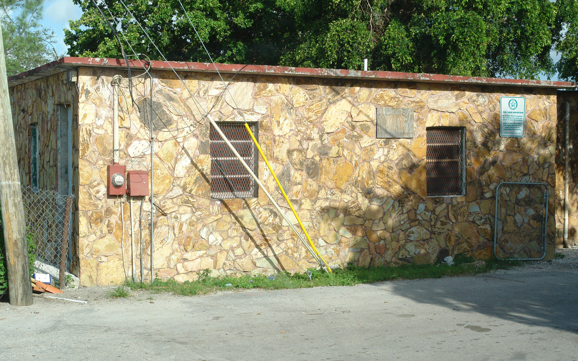 1899-1901 NW 9th St in Pompano Beach, FL - Building Photo