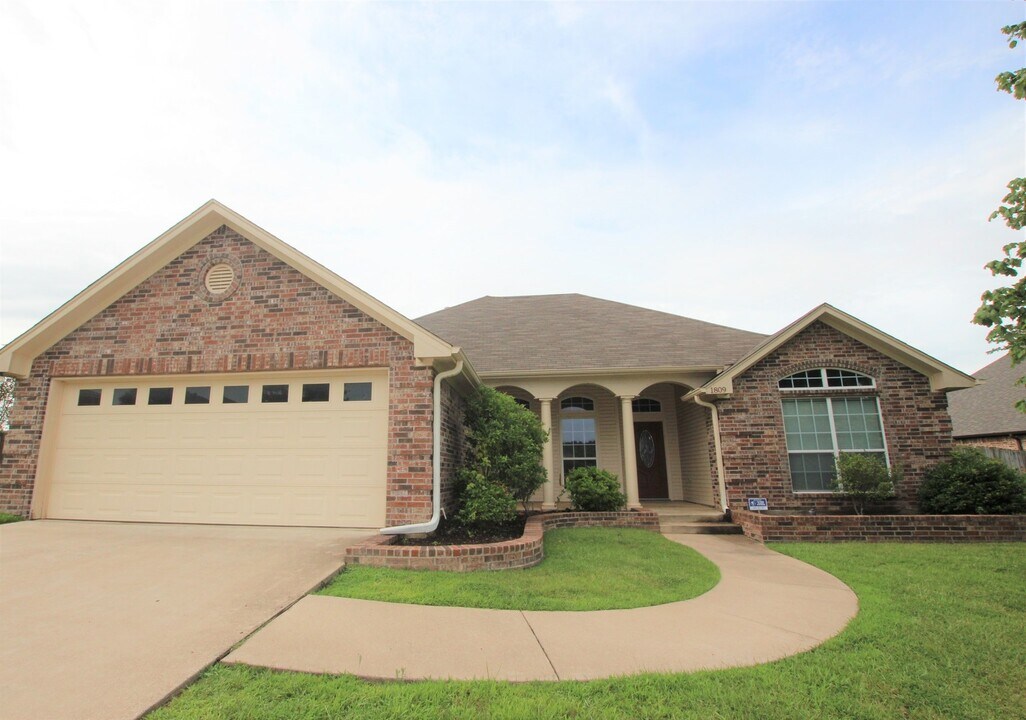1809 Balsam Gap in Tyler, TX - Building Photo