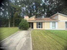 137 Twinwood Dr in Jacksonville, NC - Building Photo