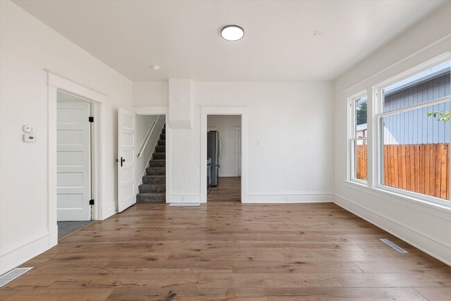 1113 W Montgomery Ave in Spokane, WA - Foto de edificio - Building Photo