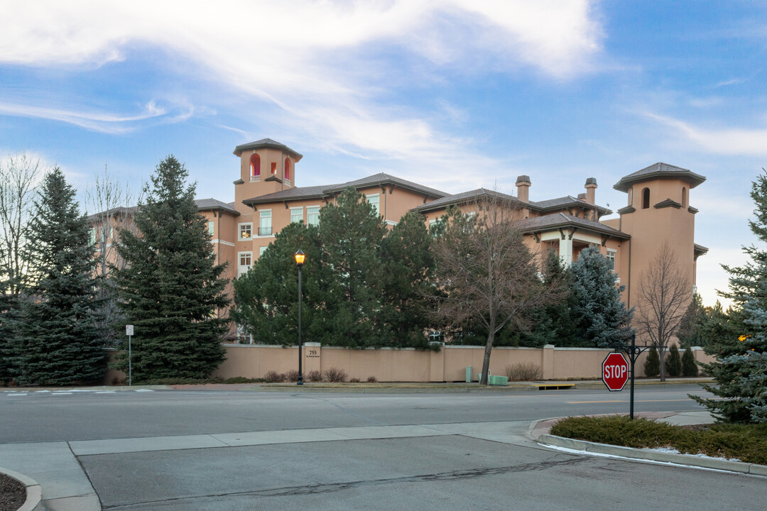 Broadmoor West Residences in Colorado Springs, CO - Building Photo