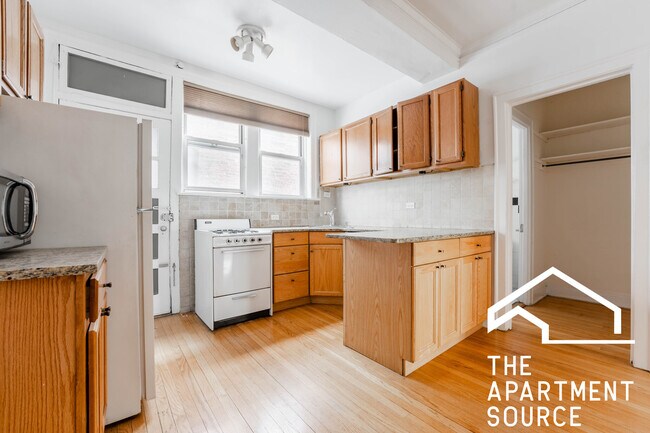 522 W Surf St in Chicago, IL - Building Photo - Building Photo