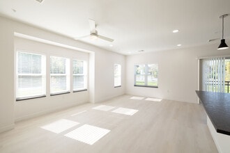 Rilassare at Rivers Ledge in Schenectady, NY - Foto de edificio - Interior Photo