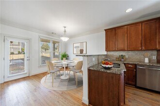970 Samples Ln NW in Atlanta, GA - Building Photo - Building Photo