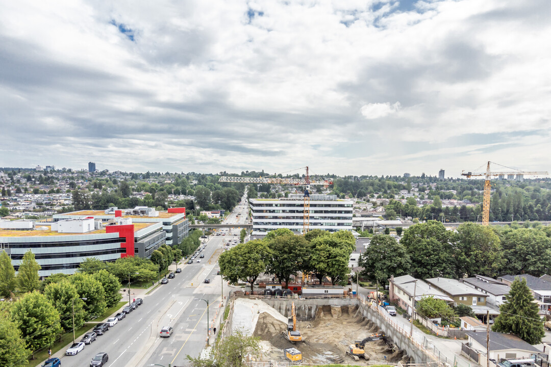 Renfrew Village Apartments in Vancouver, BC - Building Photo