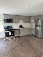 16 Maple Ave in Glen Cove, NY - Building Photo - Building Photo