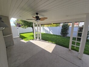 1361 N 325 E in Layton, UT - Building Photo - Building Photo