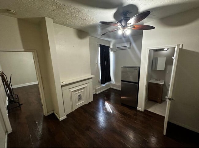 77 Orient Ave in Jersey City, NJ - Building Photo - Building Photo