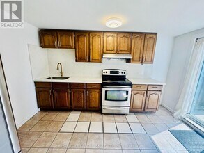 272 Essex Ave in Richmond Hill, ON - Building Photo - Building Photo