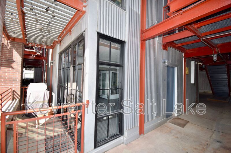 336 W Broadway in Salt Lake City, UT - Building Photo