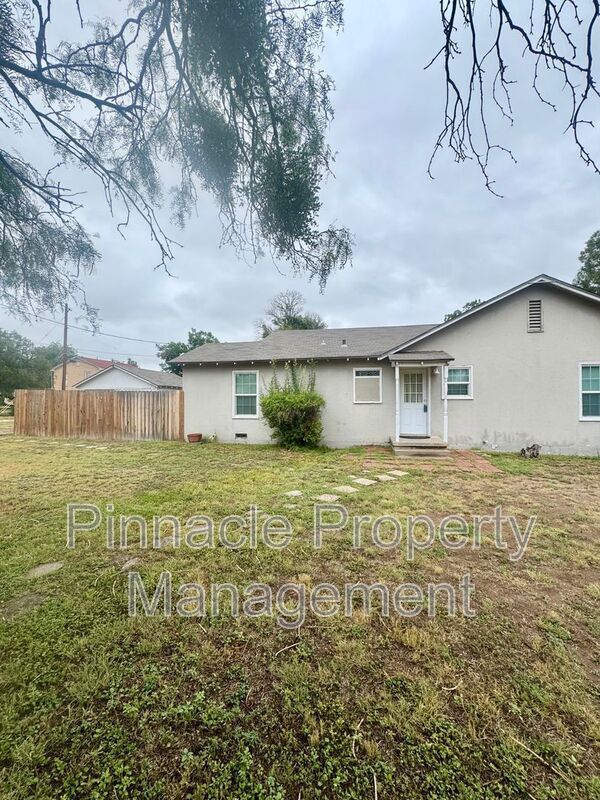 property at 1532 W Ave D