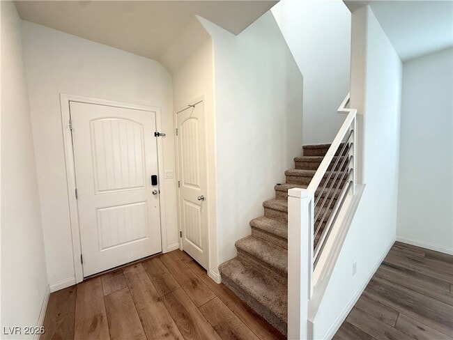 5414 Enchanted Rose St in Las Vegas, NV - Foto de edificio - Building Photo