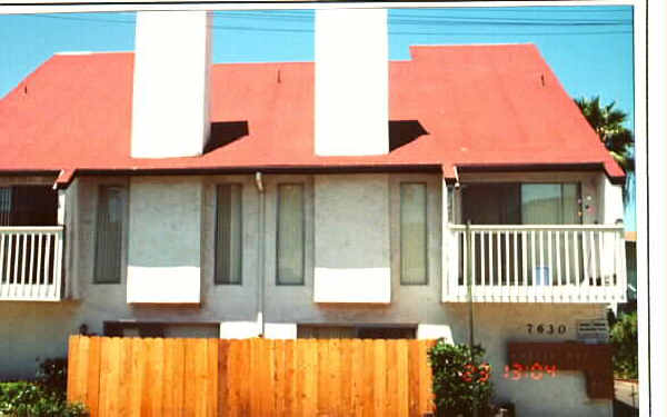 Las Casitas in La Mesa, CA - Building Photo - Building Photo