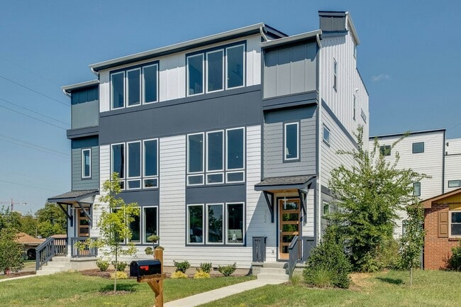 102 Marshall Ct in Nashville, TN - Building Photo - Building Photo