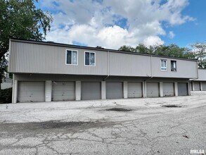 6809 N Frostwood Pkwy in Peoria, IL - Building Photo - Building Photo