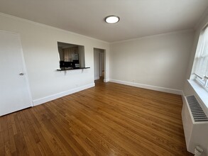 493 Arborway, Unit #1 in Boston, MA - Building Photo - Building Photo