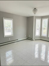 44 Pine St, Unit 1 in Pawtucket, RI - Building Photo - Building Photo