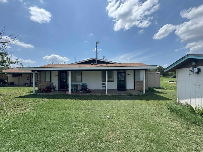 109 Logan Dr in Buchanan Dam, TX - Building Photo - Building Photo