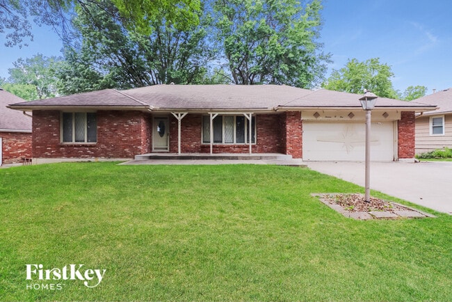property at 1301 SW Morningside Dr
