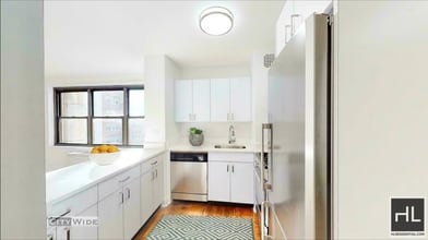 5 AVENUE in New York, NY - Foto de edificio - Building Photo