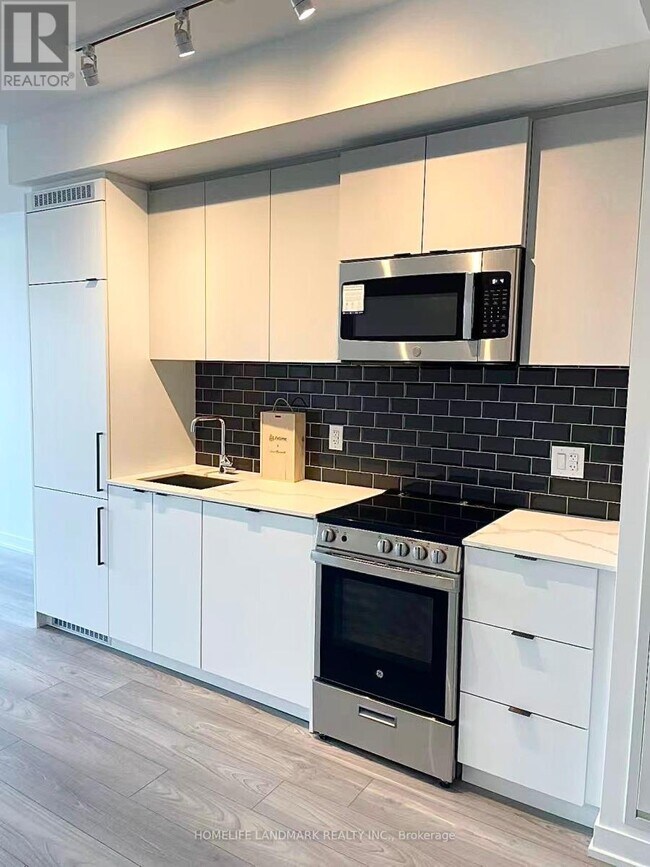 property at 1182-1182 King St W