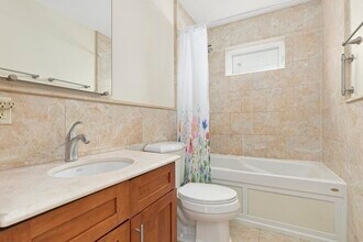 24 Speridakis Ter, Unit 24 in Cambridge, MA - Foto de edificio - Building Photo