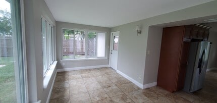 712 Saint Lucie Ln in Orlando, FL - Foto de edificio - Building Photo
