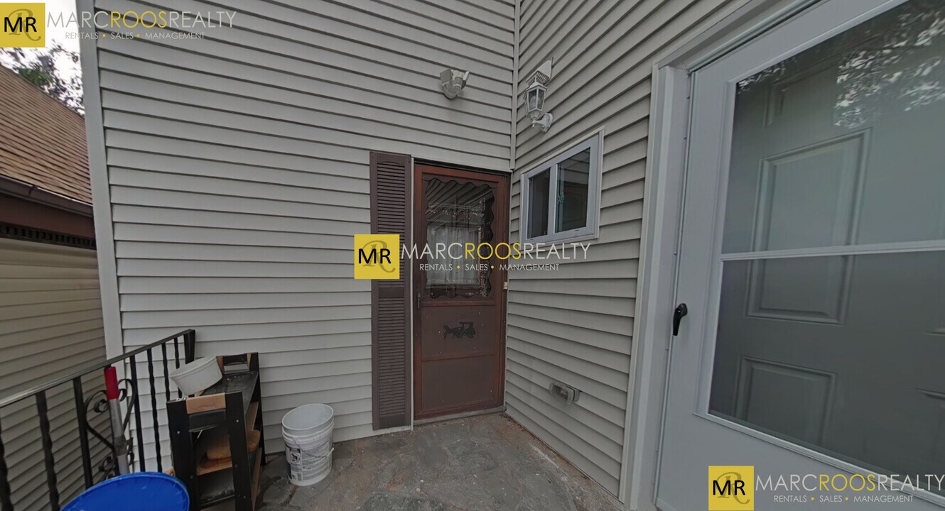 22 Grand View Ave, Unit 2 in Somerville, MA - Foto de edificio