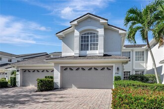 5917 3 Iron Dr in Naples, FL - Foto de edificio - Building Photo