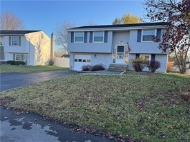 8223 Lucchesi Dr in Clay, NY - Building Photo