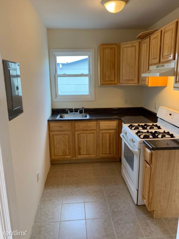 60 W 8th St in Bayonne, NJ - Building Photo - Building Photo