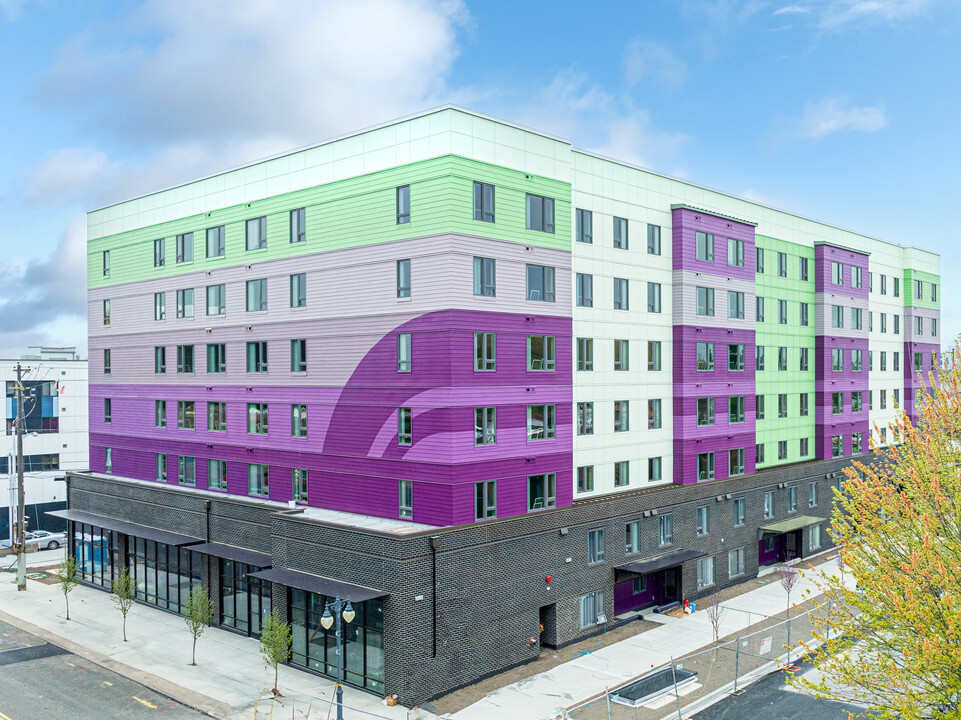 Housing Hilltop in Tacoma, WA - Foto de edificio