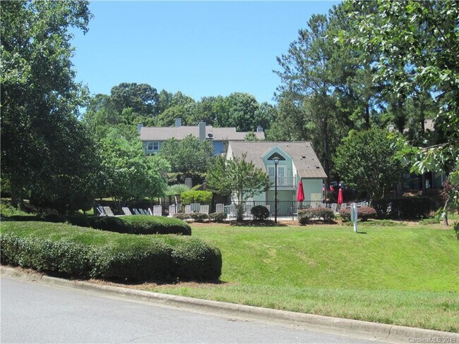 9124 Arbourgate Meadows Ln in Charlotte, NC - Foto de edificio - Building Photo