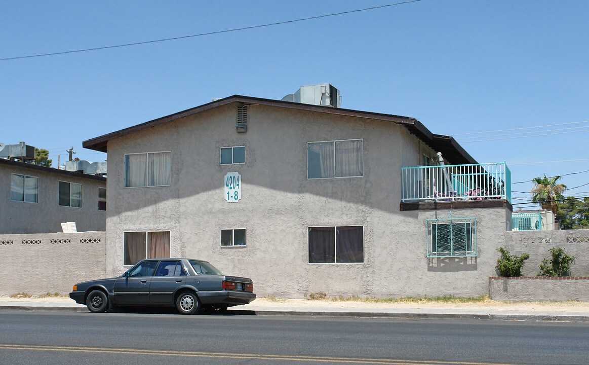 4204 Pennwood Ave in Las Vegas, NV - Building Photo