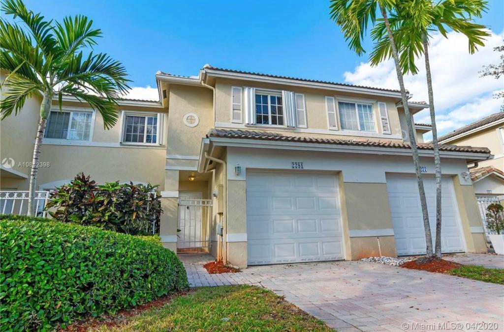 2281 NW 171st Terrace in Pembroke Pines, FL - Building Photo