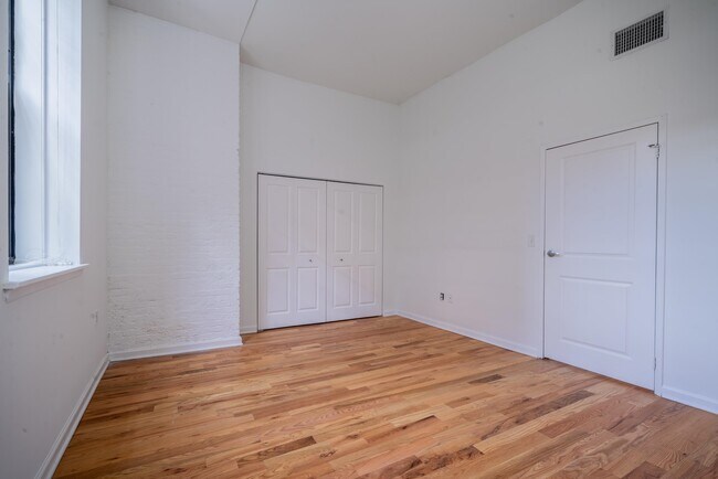 300 Grand St in Hoboken, NJ - Building Photo - Building Photo