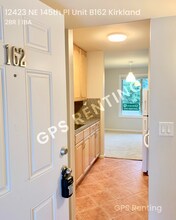 12423 NE 145th Pl in Kirkland, WA - Building Photo - Building Photo