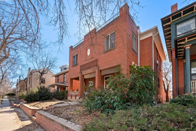 property at 1225 N Marion St