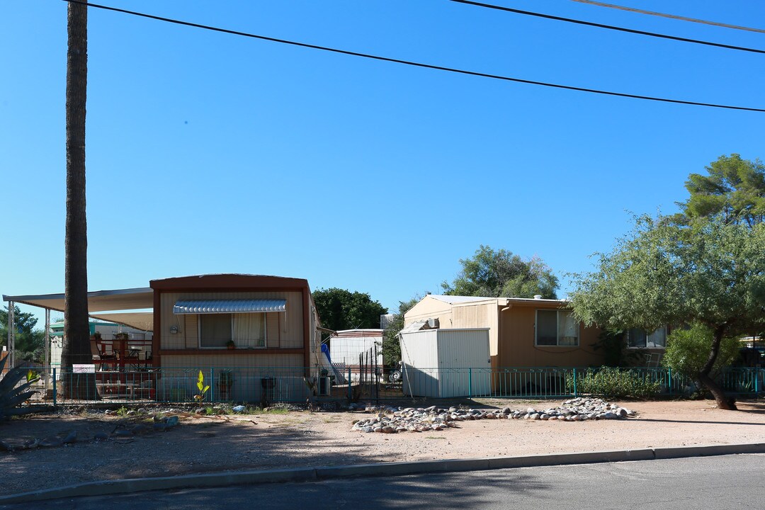 Covered Wagon in Tucson, AZ - Foto de edificio