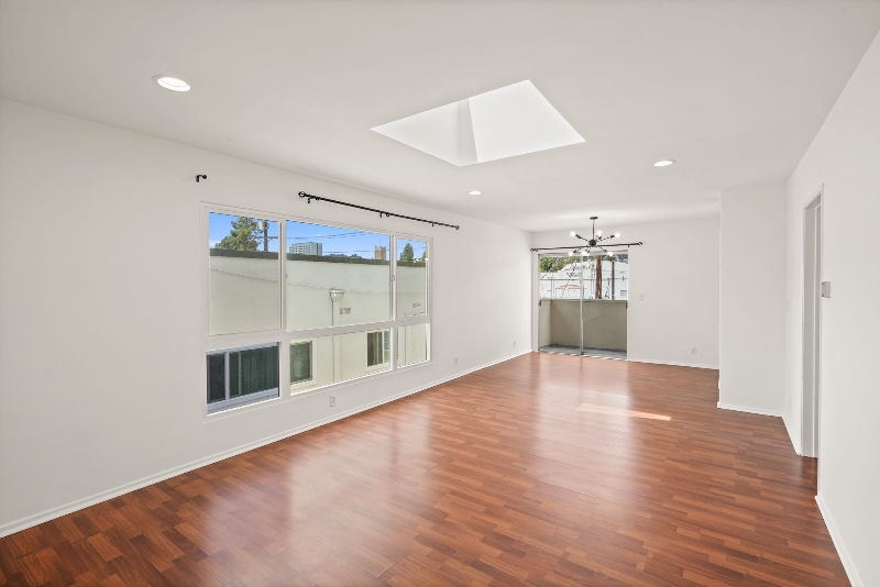 5943 Carlton Way in Los Angeles, CA - Building Photo