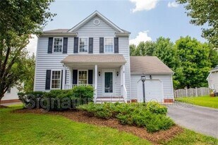 6392 Greystone Creek Rd in Mechanicsville, VA - Building Photo