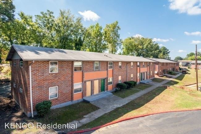 2980 Delmar Ln NW in Atlanta, GA - Building Photo