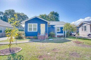 2303 N 20th Ave in Pensacola, FL - Building Photo