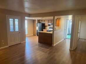 1604 Justin Pl in Henderson, NV - Foto de edificio - Building Photo