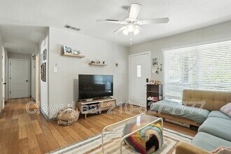 131 Middlebury Dr in San Antonio, TX - Building Photo - Building Photo