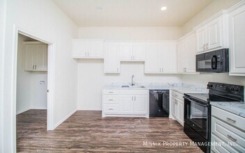 2017 102nd St in Lubbock, TX - Foto de edificio - Building Photo