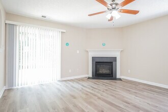 70 Brookhaven Dr in Clayton, NC - Foto de edificio - Building Photo