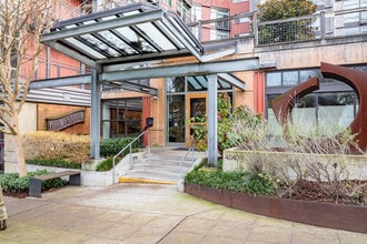 Youngstown Flats in Seattle, WA - Building Photo - Building Photo