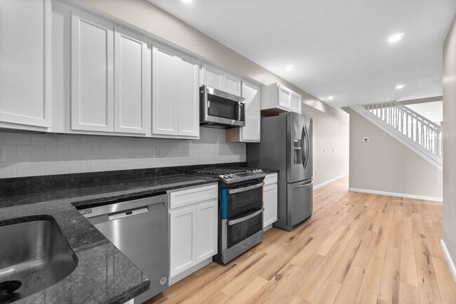 property at 1432 E Fort Ave