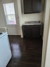 19 Penn St, Unit #2 in Battle Creek, MI - Foto de edificio - Building Photo